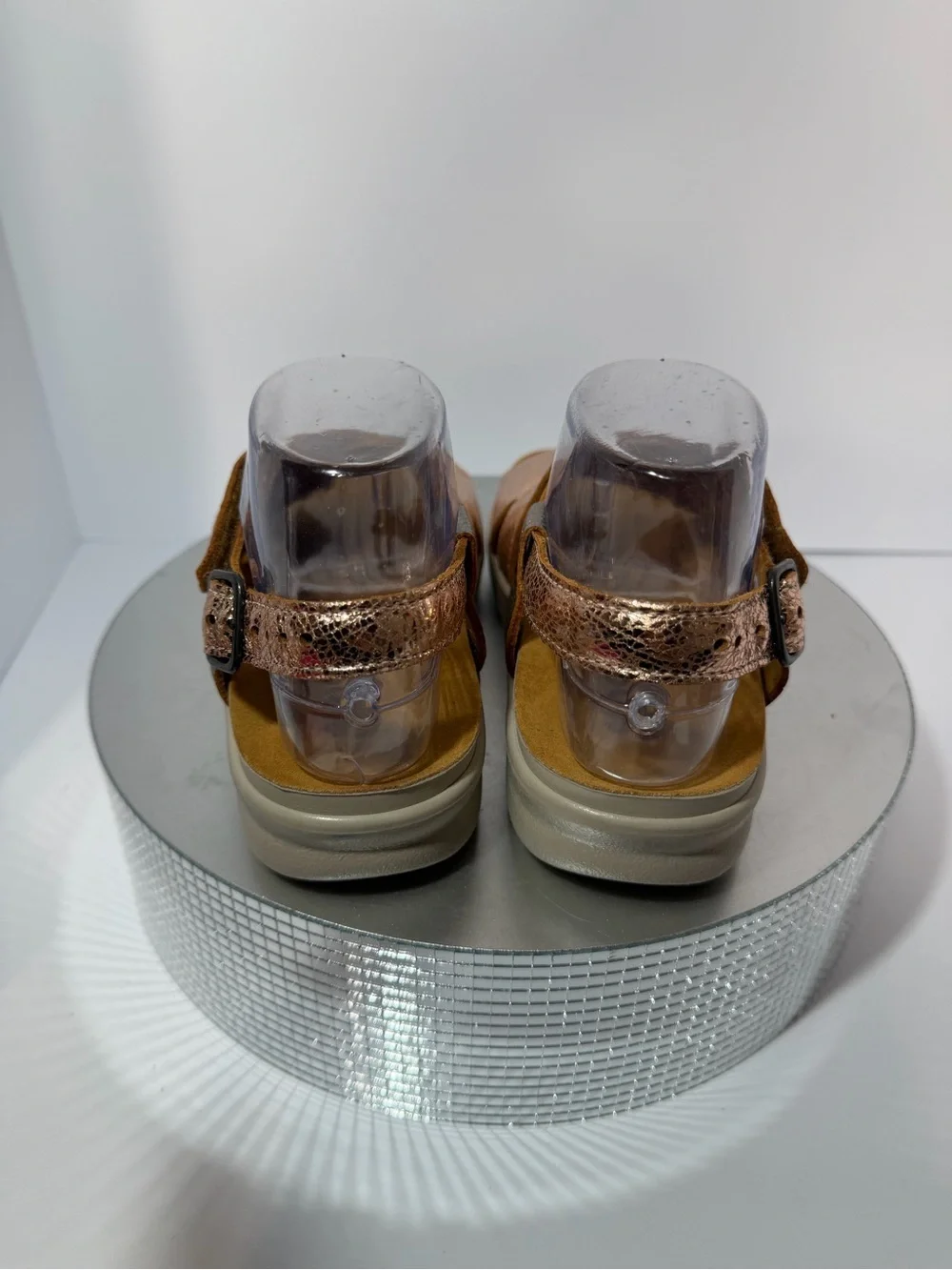 Women Metallic Rose Gold and Gray Adjustable Sandals size 7w